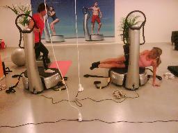 Stretch och massage efter PowerPlate-passet. Fina grejer det! :-)