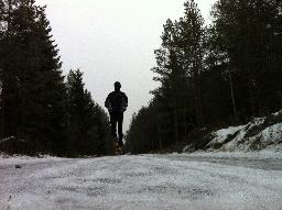 Ser du n&aring;gon som springer galet l&aring;ngsamt och liksom vaggar fram s&aring; &auml;r det garanterat jag. Men v&auml;nta bara....
