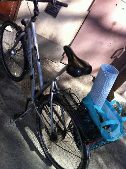 Packade (tant)cykeln direkt jag kommit tillbaks fr&aring;n l&ouml;pturen och for iv&auml;g