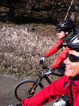 Fick med mig k&auml;restan p&aring; en 90 min. biketur i skogen (Han var dock inte sv&aring;r&ouml;vertalad)